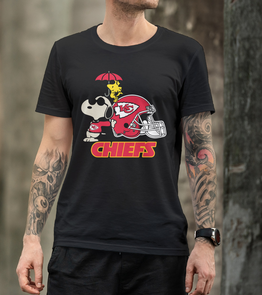 Kansas City Chiefs Snoopy Woodstock Helmet Chiefs T-Shirt
