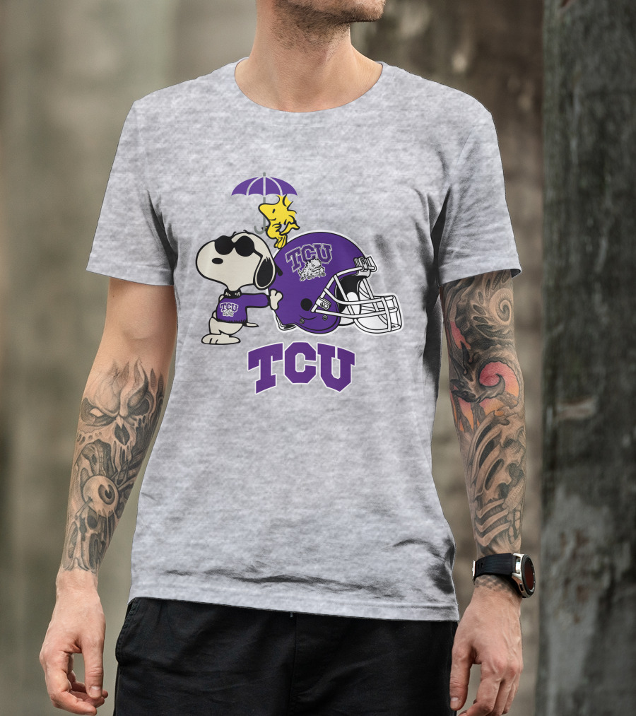 TCU Horned Frogs Snoopy Woodstock Helmet Football T-Shirt