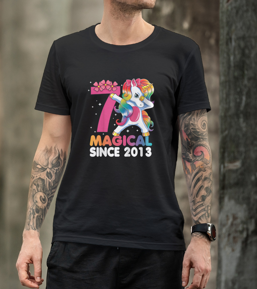 7 Year Old Magical Dabbing Unicorn Since 2013 T-Shirt