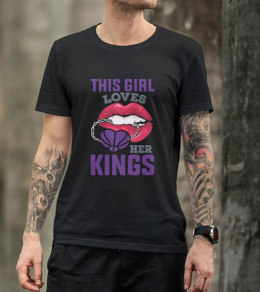 This Girl Loves Her Kings Basketball Passion Bold Lip Chain Heart T-Shirt
