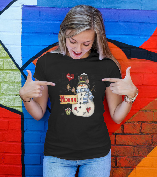 I Love Being A Nonna Cute Snowman Holiday Family Cheer T-Shirt