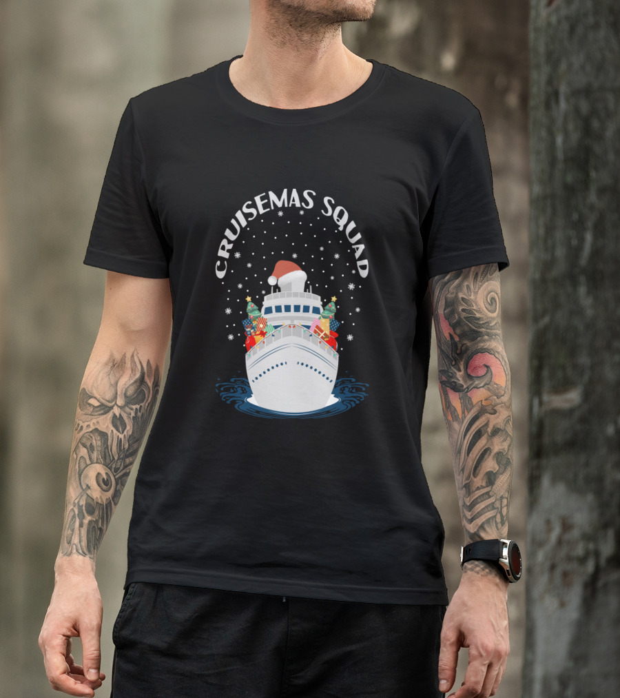 Cruisemas Squad Christmas Cruise Ship With Santa Hat And Gifts T-Shirt