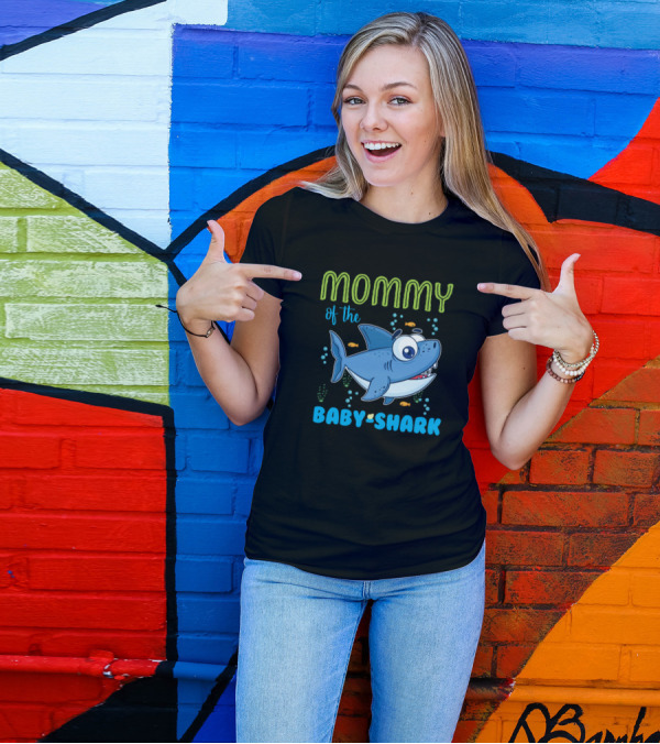 Mommy Of The Baby Shark Blue Cartoon With Bubbles And Fish T-Shirt