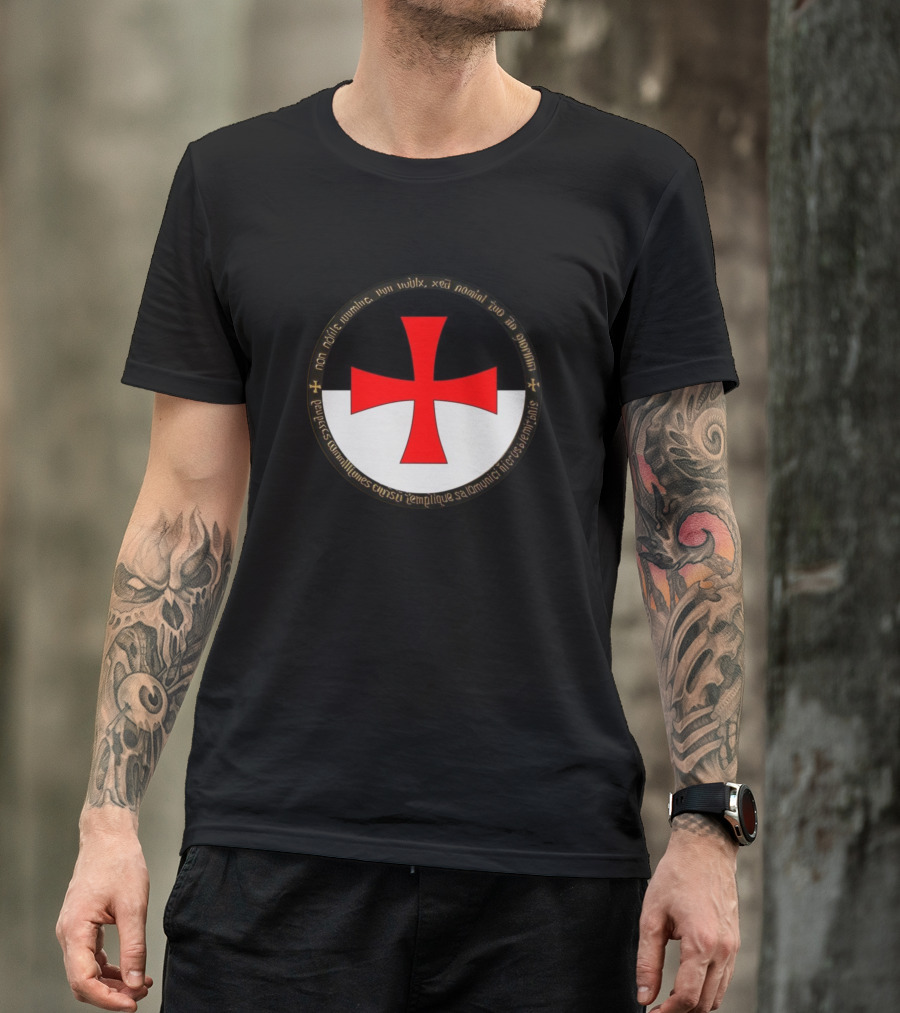 Crusader Cross Deus Vult Latin Text Circle Emblem T-Shirt