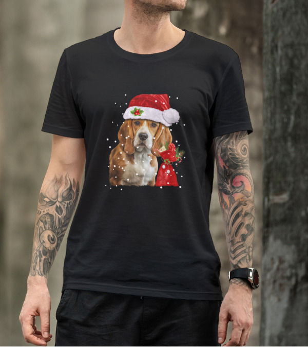 Santa Hat Beagle With Snowflakes And Festive Gift Bag T-Shirt