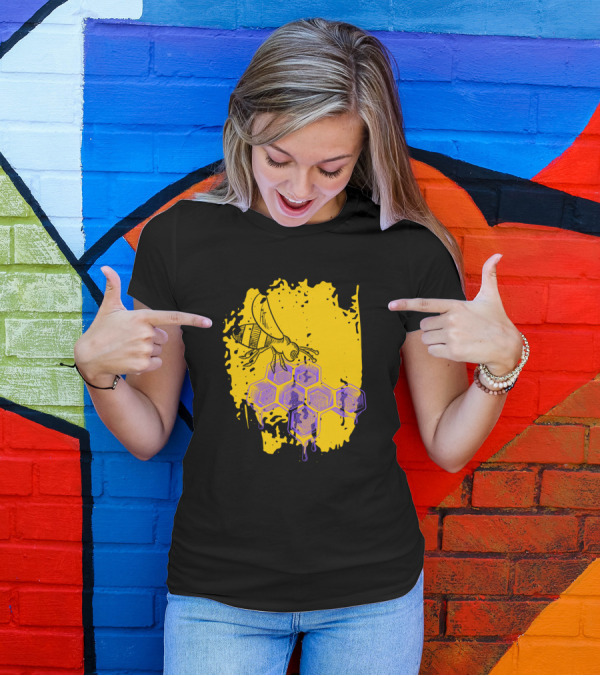 Bee Honey Lover Womens Queen Bee Honeycomb T-Shirt