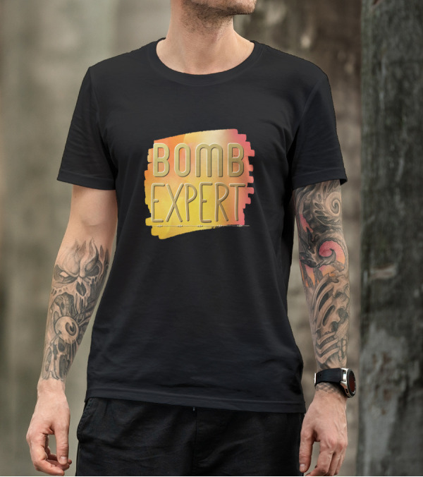 BOMB EXPERT Gradient Text Bold 3D T-Shirt
