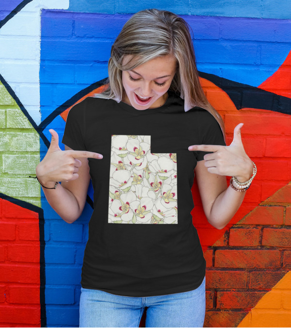 Utah State Outline With White Flower T-Shirt