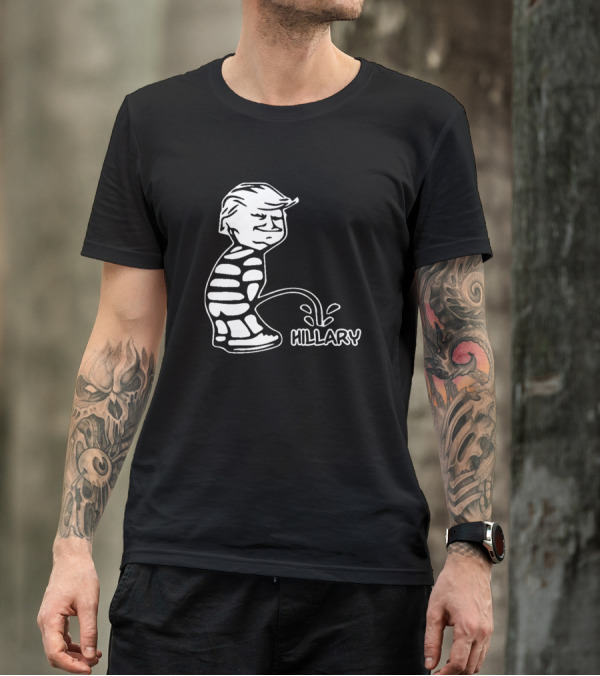 Funny Trump Vs Hillary Peeing Cartoon T-Shirt