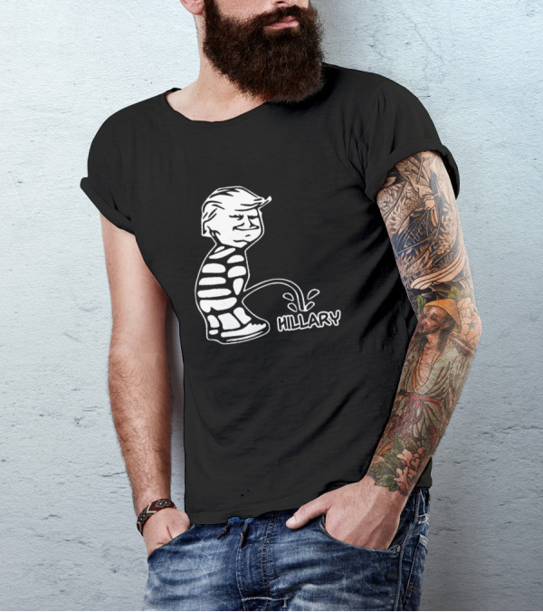 Funny Trump Vs Hillary Peeing Cartoon T-Shirt