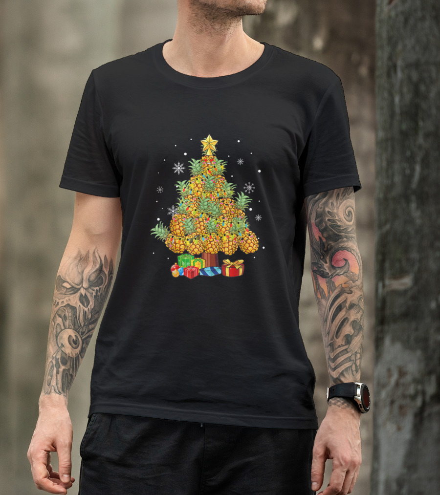 Funny Pineapple Christmas Tree With Xmas Lights And Gifts T-Shirt