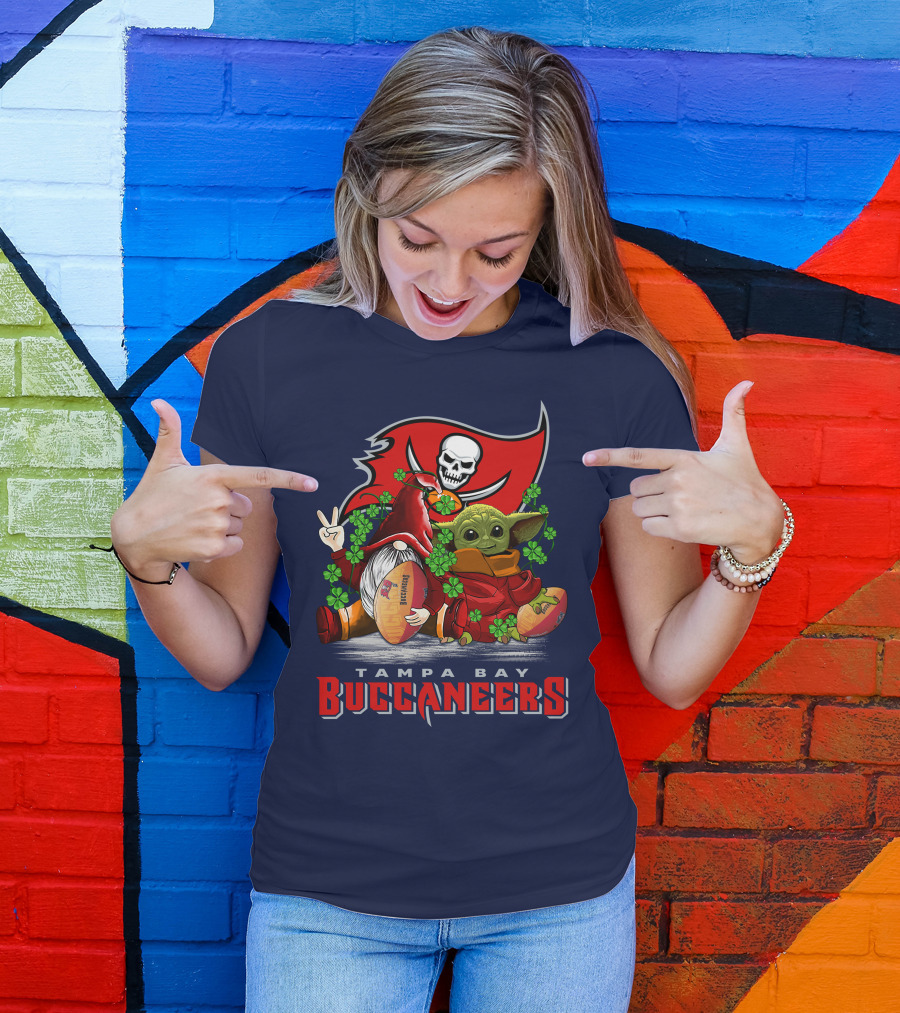 Tampa Bay Buccaneers Gnome And Baby Alien Football Peace T-Shirt