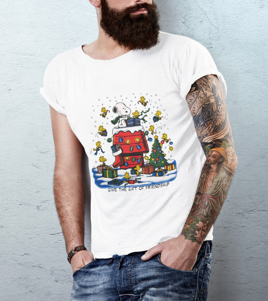Snoopy Christmas House With Woodstock And Gifts Give The Gift Of Friendship T-Shirt