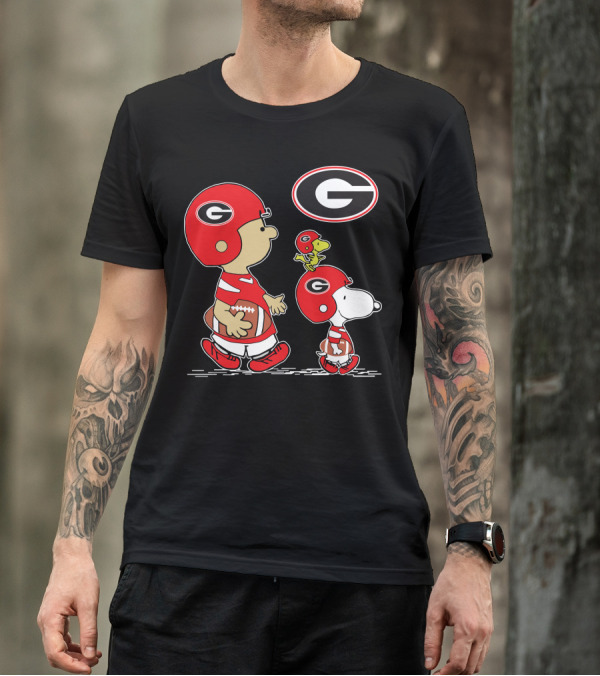 Georgia Bulldogs Charlie Brown And Snoopy Football Team Spirit T-Shirt