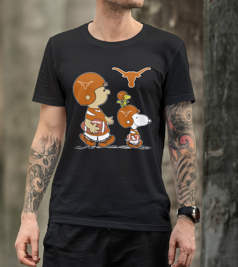 Texas Longhorns Peanuts Football Charlie Brown And Snoopy T-Shirt