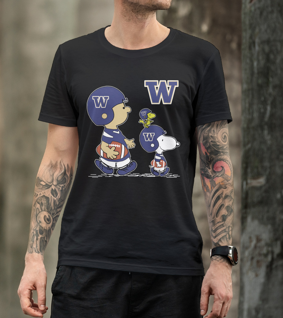 W Washington Huskies Football Characters With Helmets And Footballs T-Shirt