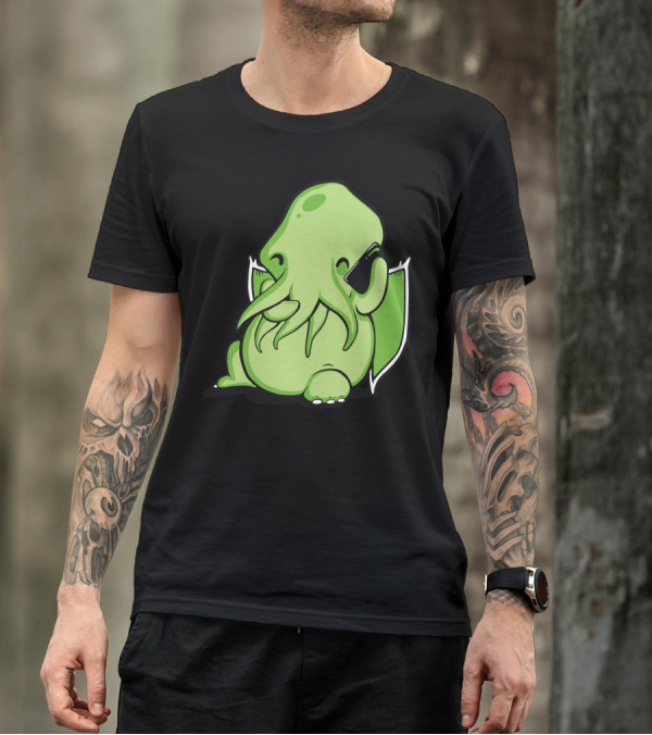 Prank Call Of Cthulhu Lovecraftian Creature With Phone T-Shirt