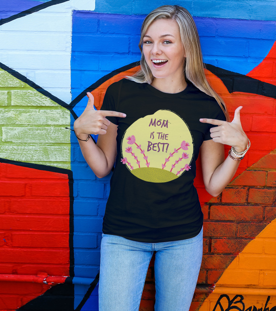 MOM IS THE BEST Pink Heart Flower Bush On Yellow Circle T-Shirt