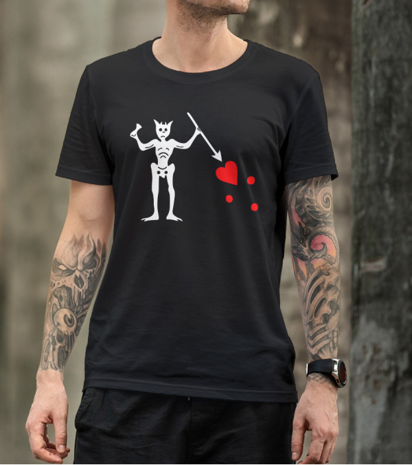 Blackbeard Pirate Flag Skeleton With Spear And Heart T-Shirt