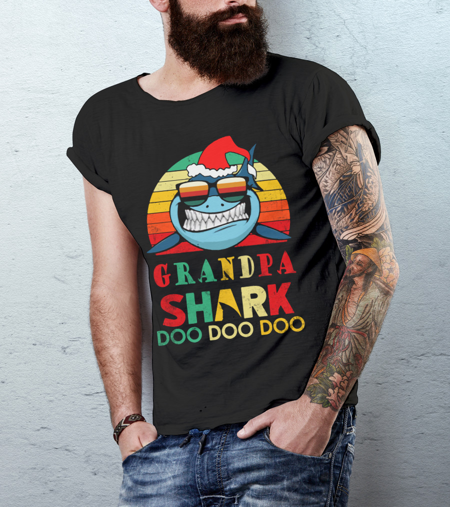 Grandpa Shark Doo Doo Doo Christmas Santa Hat Sunglasses Retro Vintage T-Shirt