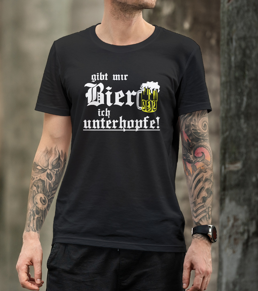 Gibt Mir Bier Ich Unterhopfe Bierkrug Icon Gothic Font T-Shirt