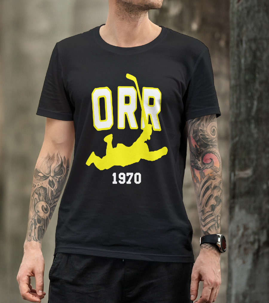 Bobby Orr 1970 Iconic Hockey Dive T-Shirt