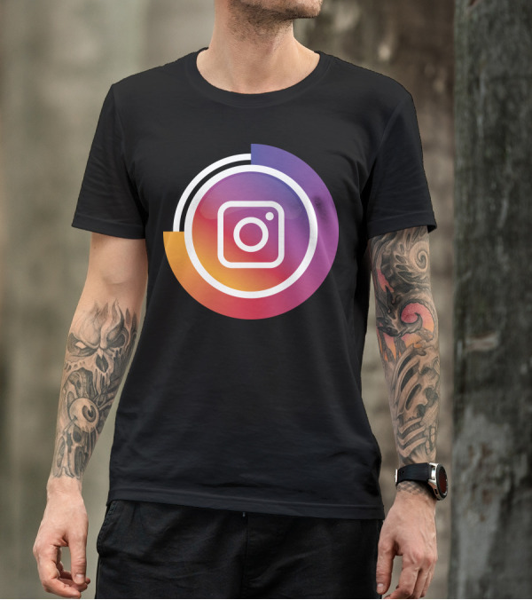 Instagram Camera Icon With Circular Gradient Background T-Shirt