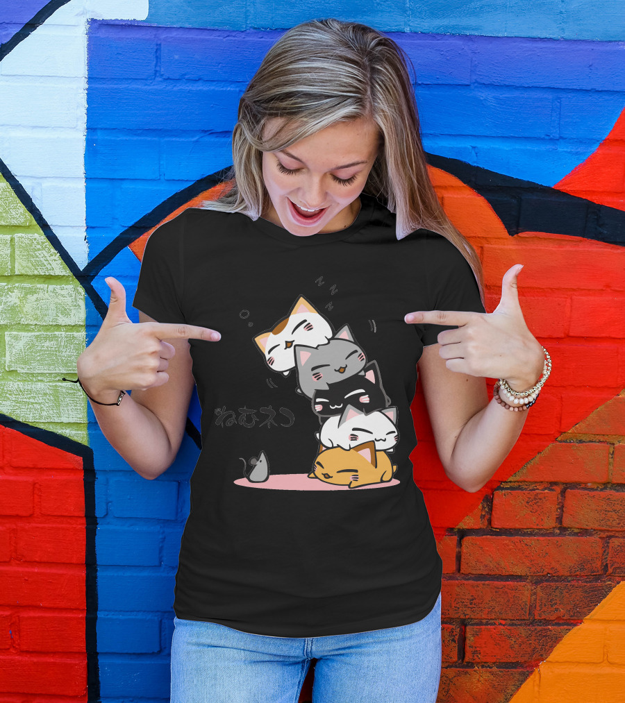 Cute Sleeping Cats Stack With Mouse And Japanese Zzz T-Shirt