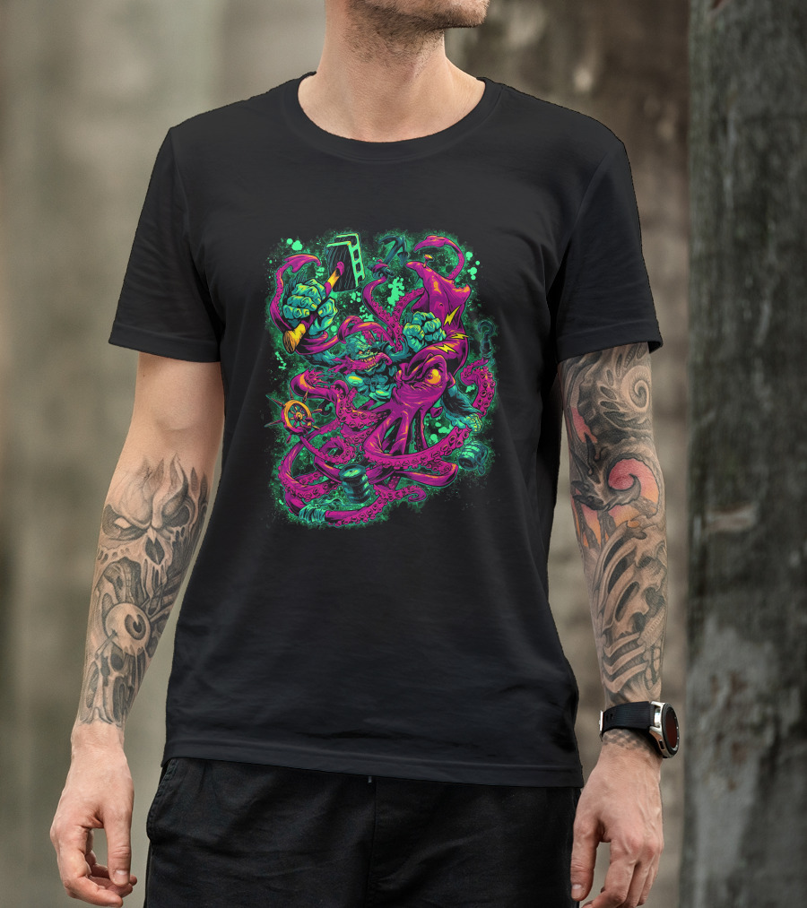 Gorilla Vs Octopus Alien Battle T-Shirt