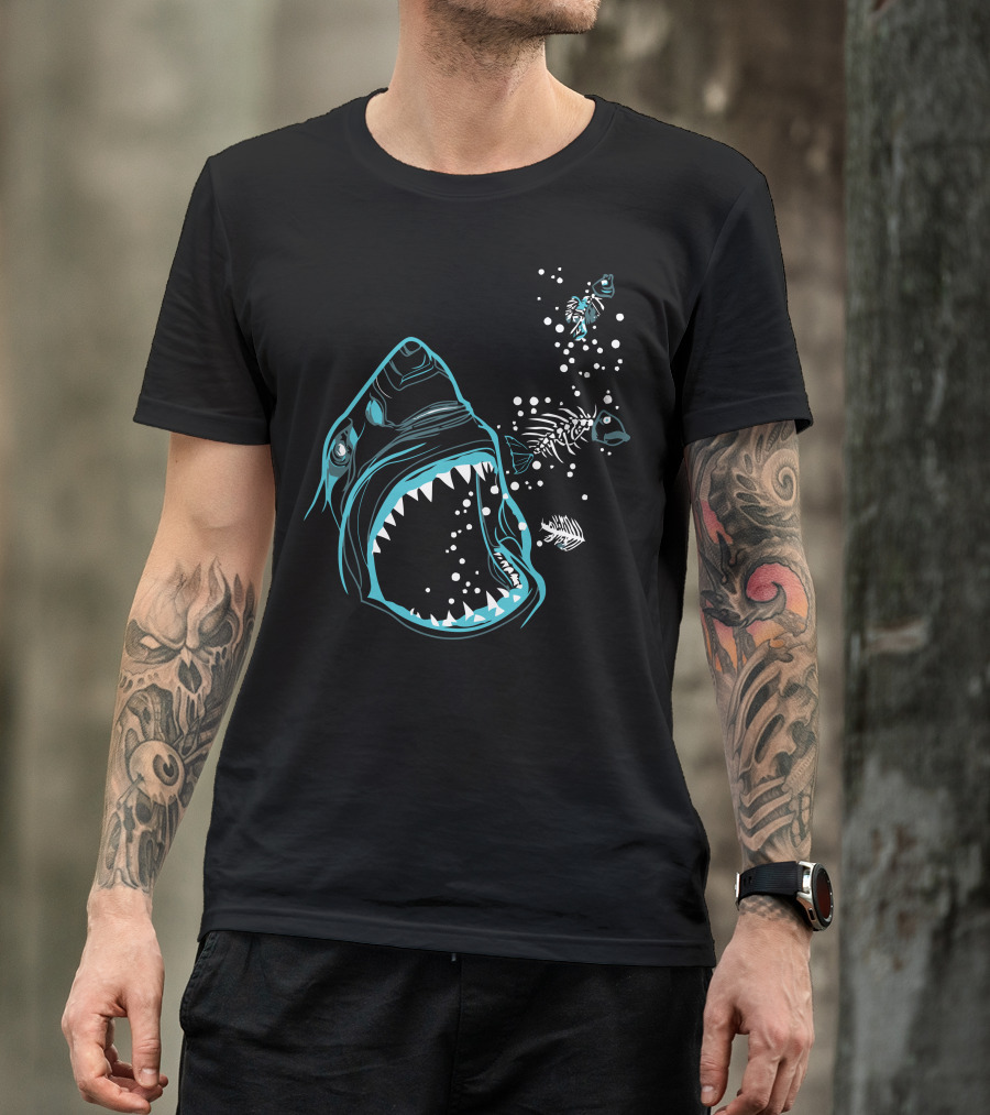 Animal Fish Shark Attack Bubbles Predatory Scene T-Shirt