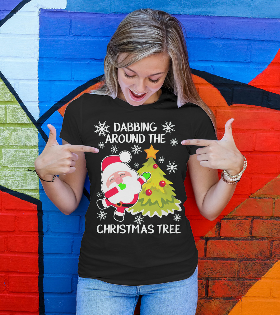 Dabbing Santa Claus Around The Christmas Tree With Snowflakes T-Shirt