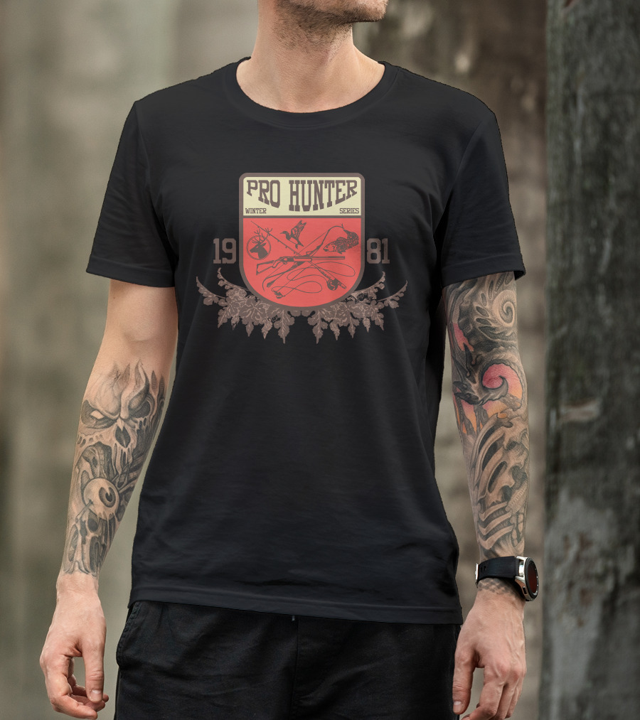 Pro Hunter Winter Series 1981 Deer Bird Guns Bow Arrows T-Shirt