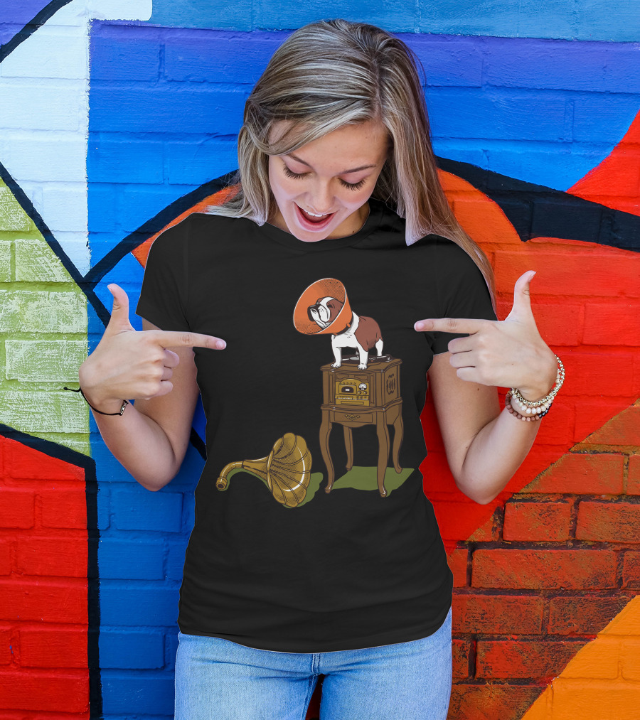 Gramodog Vintage Phonograph Bulldog With Cone Collar T-Shirt