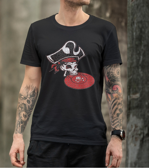 Pirate Skull With Frisbee Red Ultimate Disc Puzzle T-Shirt