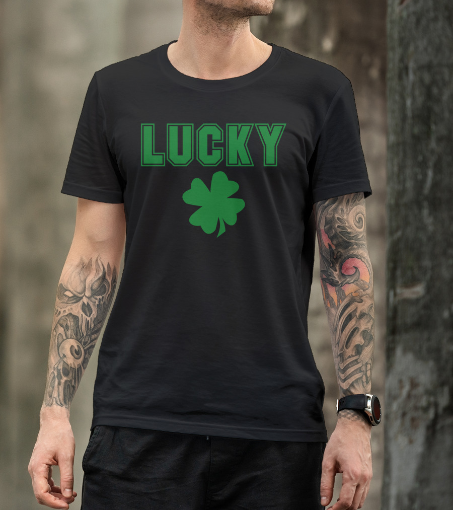 LUCKY Green Clover St. Patrick's ארבעת-leaf Lucky Charm T-Shirt