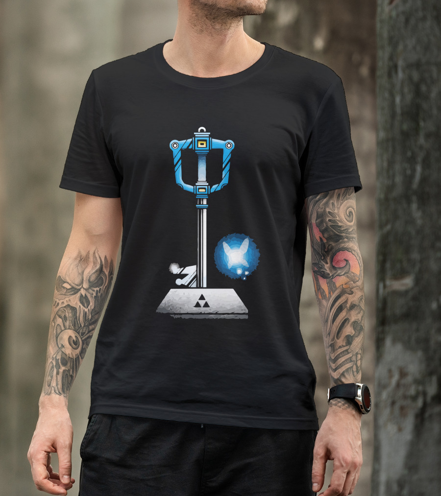 Master Keyblade Sword And Triforce With Navi T-Shirt