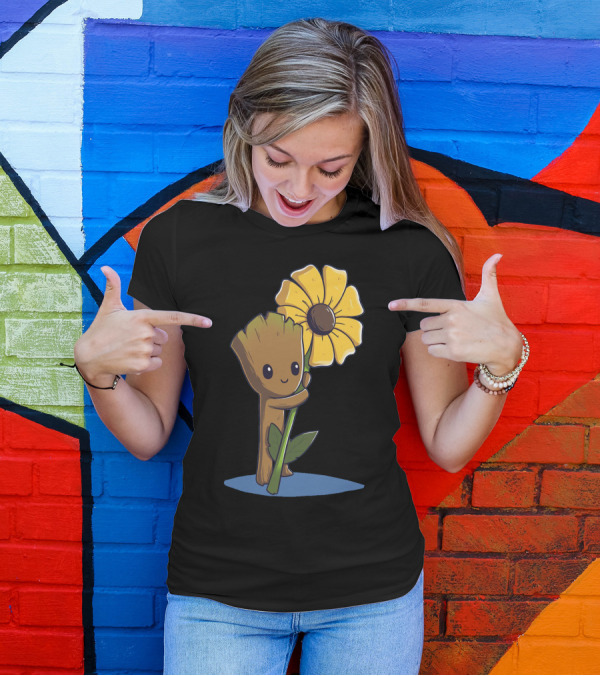 Guardian Groot Green Thumb Flower Hug T-Shirt
