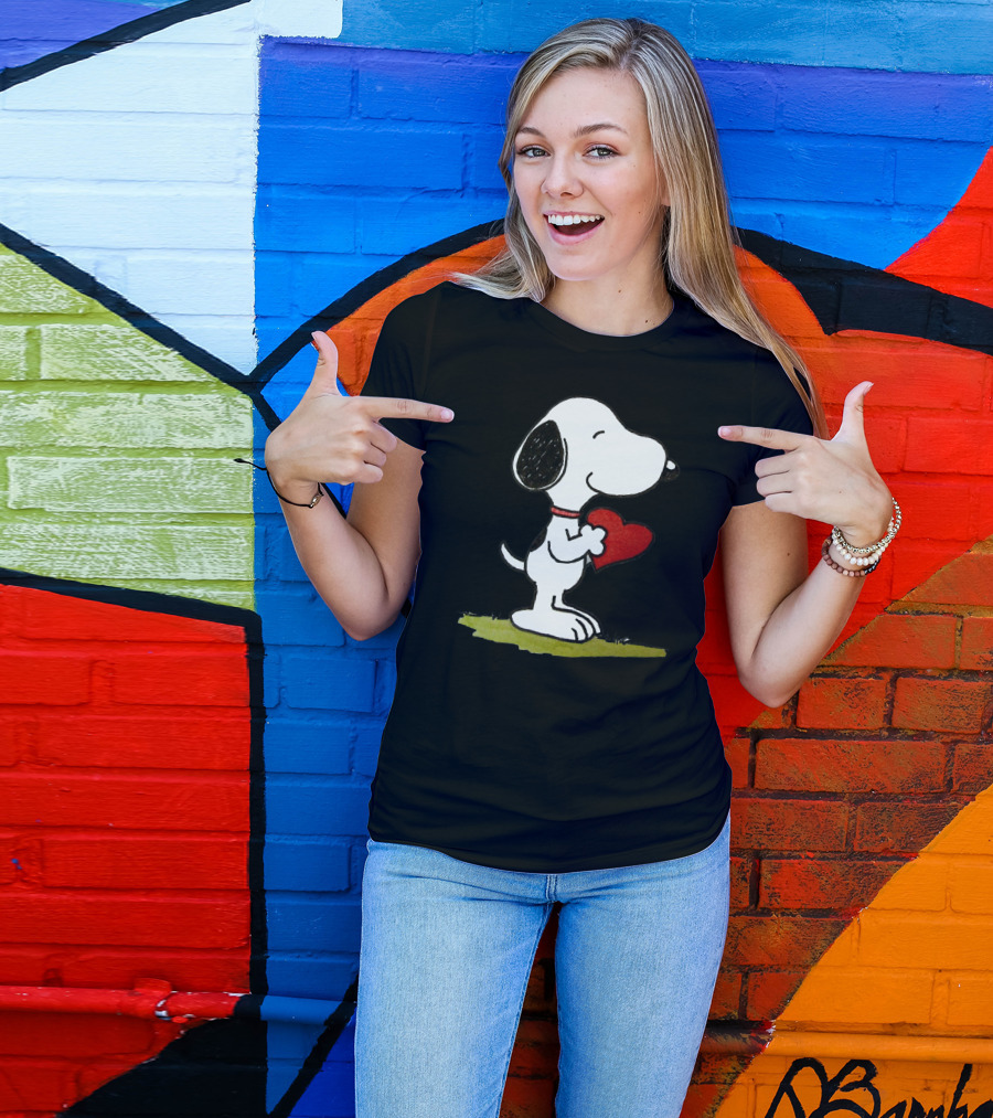 Snoopy Love Heart Hug Peanuts Cartoon T-Shirt