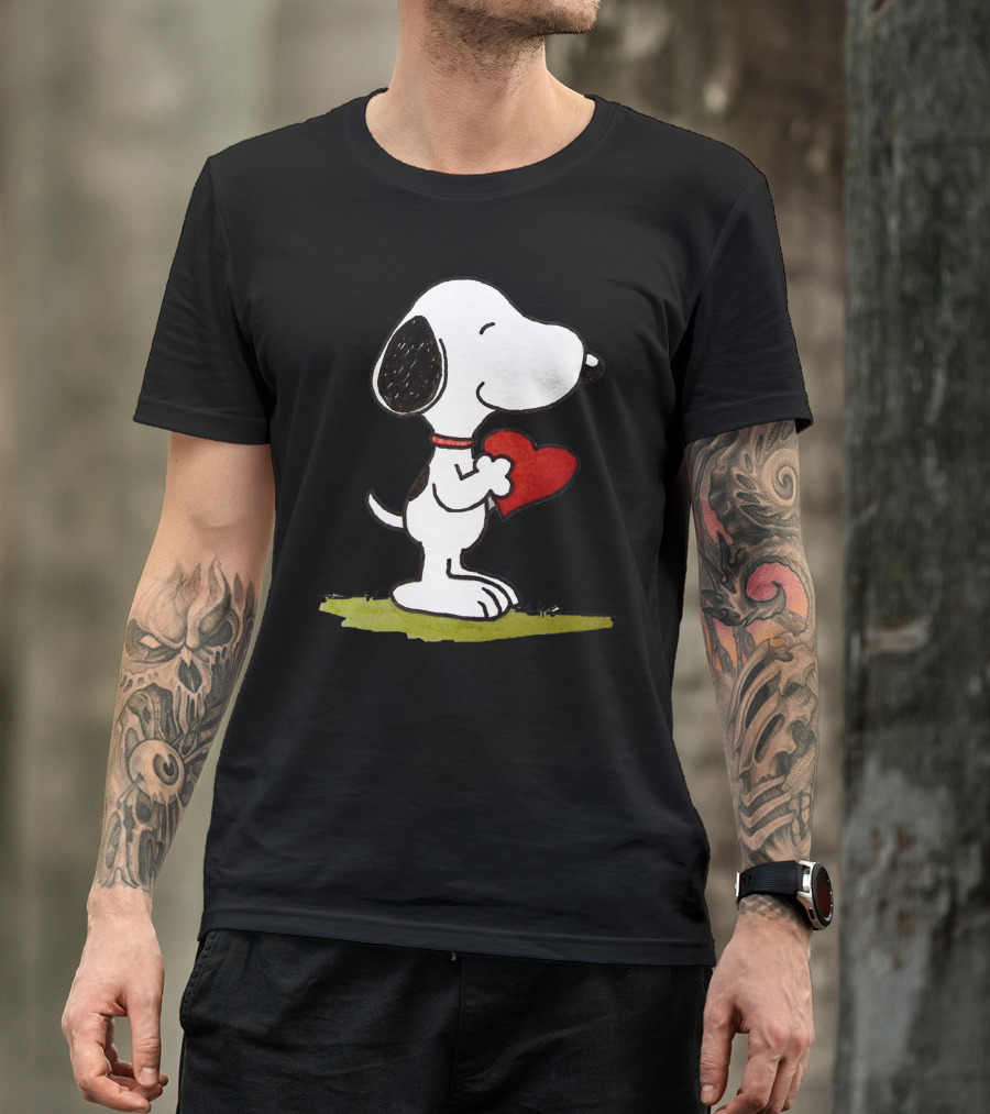 Snoopy Love Heart Hug Peanuts Cartoon T-Shirt
