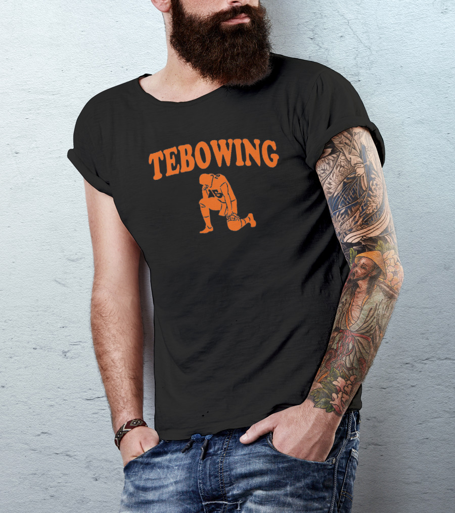 Tebowing Kneeling Player Football Pose Trend T-Shirt