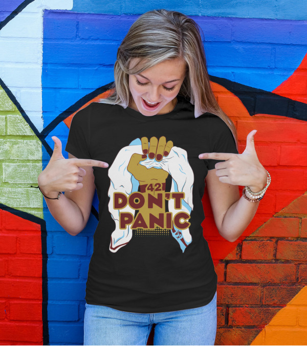 42 Don't Panic Towel Hand T-Shirt
