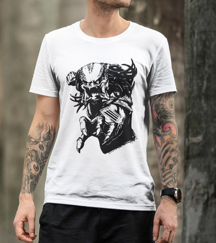 Predator Iconic Alien Hunter Threatening Stare T-Shirt