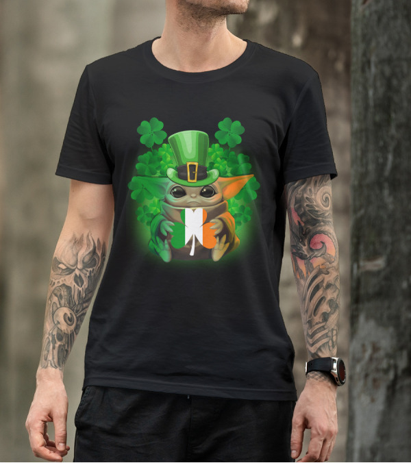 Baby Yoda Leprechaun Clover Irish Flag T-Shirt
