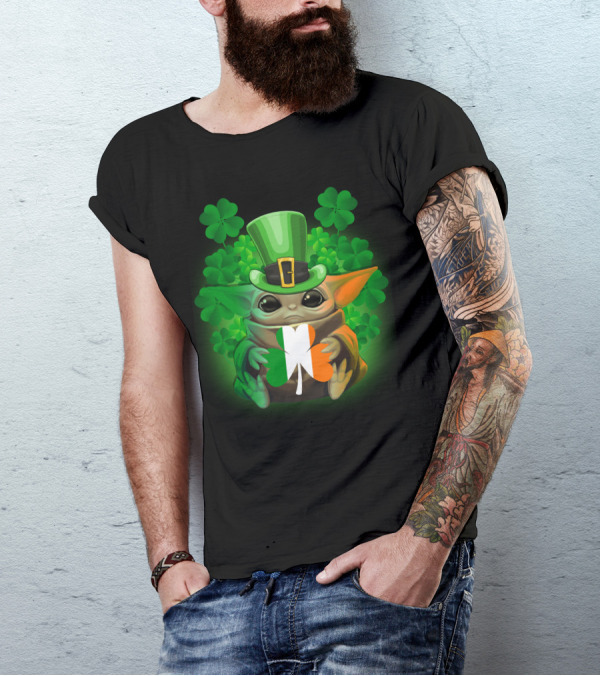 Baby Yoda Leprechaun Clover Irish Flag T-Shirt