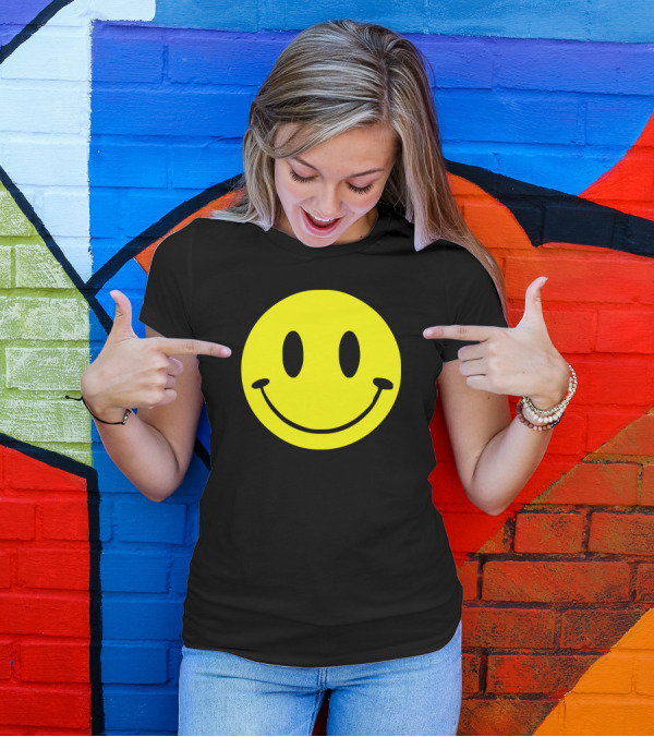Smiley Face Yellow Icon Classic T-Shirt
