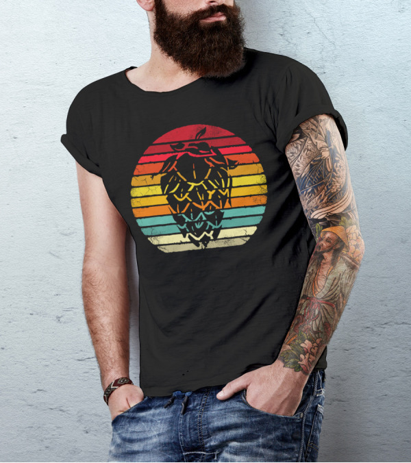 Vintage Hops Leaf Beer Brewing IPA Retro Sunset Stripes T-Shirt