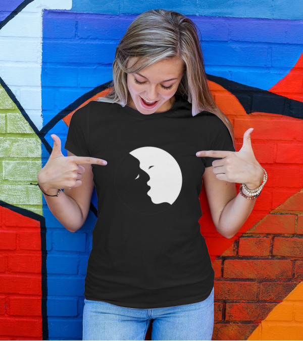 Yin And Yang Lovers Kiss Contrast Circle T-Shirt