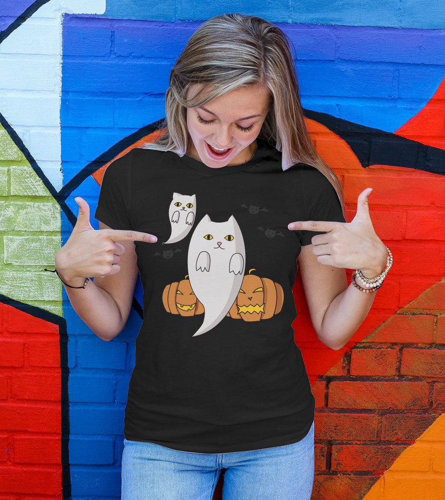 Halloween Pumpkin Ghost Lanterns With Bats T-Shirt