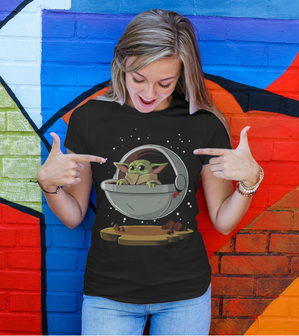 Funny Floating Baby Alien In Space Pod With Starry Background T-Shirt