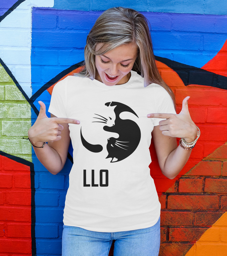 LLOYD Yin Yang Cat Symbol T-Shirt